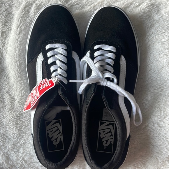 ❤️NEW!!!❤️ Vans “Off the Wall” Shoes. - Picture 1 of 8